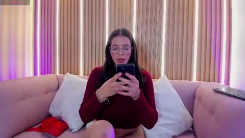 lunamillers_ online show from 07/16/26, 04:40