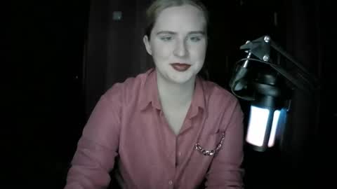 Snapshot of lunamystique_ chatting on 10/26/25, 07:20 lunamystique_ online show from 10/26/25, 07:20