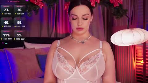 Luna  next streams Mon Fri Sat Sun 8pm-5am gmt0 online show from 12/27/24, 12:50