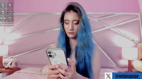 Luna Page online show from 01/22/25, 01:00