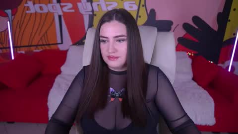 Luna online show from 09/19/25, 07:58