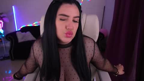 Luna online show from 10/08/25, 12:36