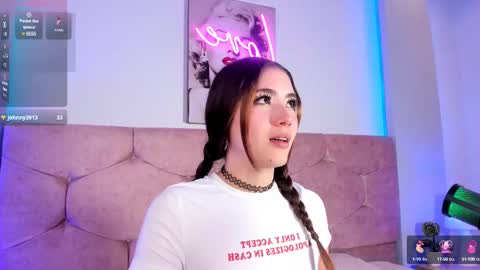 Snapshot of lunar_leen chatting on 02/20/25, 10:04 Luna online show from 02/20/25, 10:04