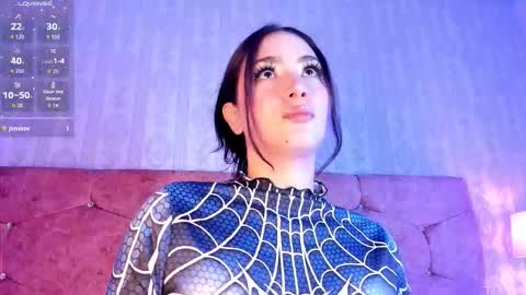 Snapshot of lunar_leen chatting on 10/28/25, 08:33 Luna online show from 10/28/25, 08:33