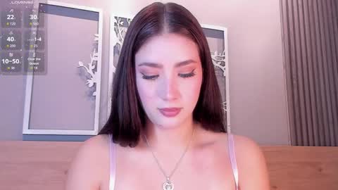 Snapshot of lunar_leen chatting on 11/26/25, 07:15 Luna online show from 11/26/25, 07:15