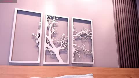 Snapshot of lunar_leen chatting on 12/17/25, 06:58 Luna online show from 12/17/25, 06:58