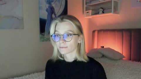 Sofia online show from 09/29/25, 01:38