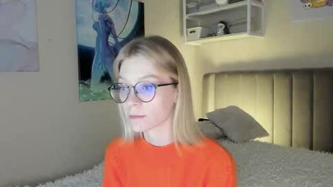 Sofia online show from 10/11/25, 02:59