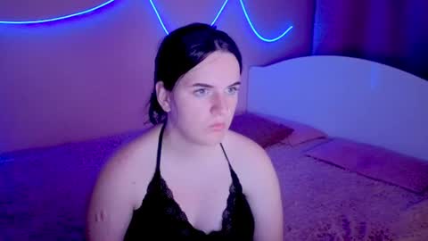 Snapshot of lunariaas chatting on 06/11/26, 12:32 Valeria online show from 06/11/26, 12:32