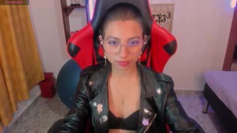Snapshot of lunarichy chatting on 10/14/25, 07:03 lunarichy online show from 10/14/25, 07:03