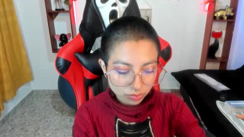 Snapshot of lunarichy chatting on 10/21/25, 08:20 lunarichy online show from 10/21/25, 08:20