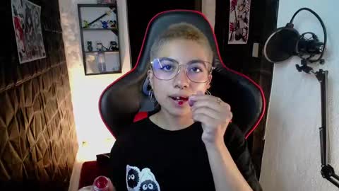 Snapshot of lunarichy chatting on 11/11/25, 07:47 lunarichy online show from 11/11/25, 07:47