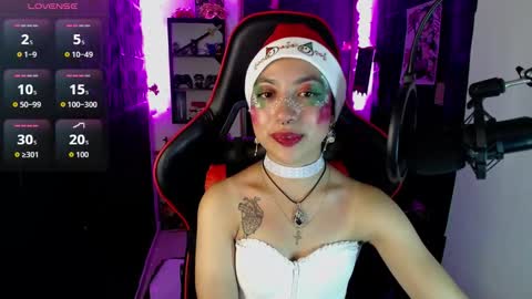 Snapshot of lunarichy chatting on 12/17/25, 11:33 lunarichy online show from 12/17/25, 11:33