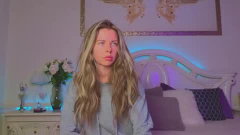 Luna Rishi online show from 09/26/25, 11:47