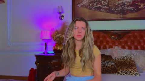 Snapshot of lunarishi chatting on 11/04/25, 06:01 Luna Rishi online show from 11/04/25, 06:01