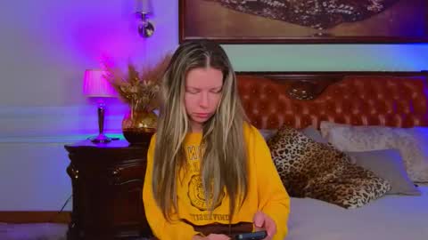 Snapshot of lunarishi chatting on 12/02/25, 06:08 Luna Rishi online show from 12/02/25, 06:08