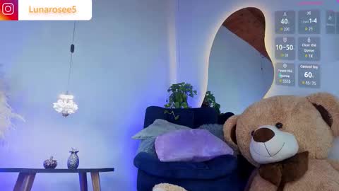 Luna online show from 10/13/25, 03:17