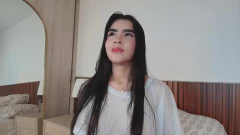 Snapshot of lunarousse_ chatting on 05/24/26, 02:05 Luna Rousse online show from 05/24/26, 02:05