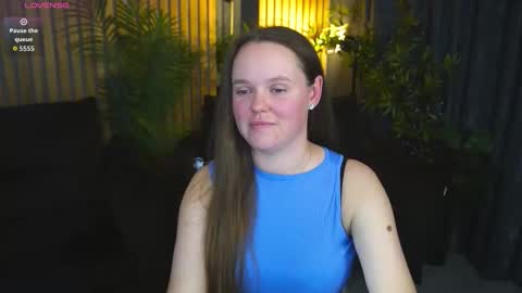 lunaroyale online show from 10/26/25, 02:01