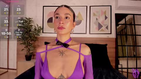 Luna Ruso  online show from 11/05/25, 09:15