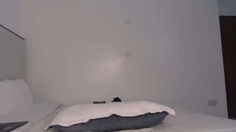 Luna online show from 04/28/26, 04:01