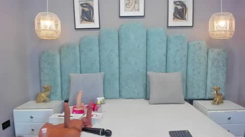 Luna online show from 07/21/26, 11:45