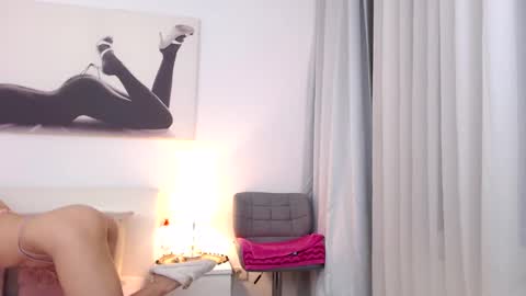 Snapshot of lunastars13 chatting on 01/13/25, 03:47 lunastars13 online show from 01/13/25, 03:47