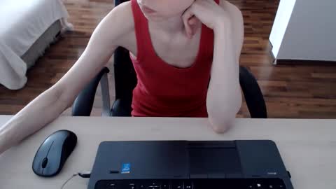 lunavibe_ online show from 06/10/26, 11:53