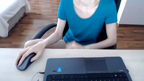 lunavibe_ online show from 06/13/26, 11:52