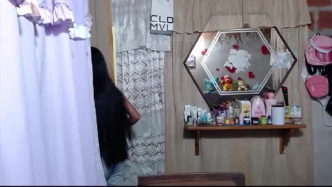 Luna online show from 11/28/25, 10:45