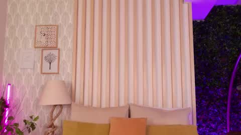 Luna online show from 11/09/25, 06:01