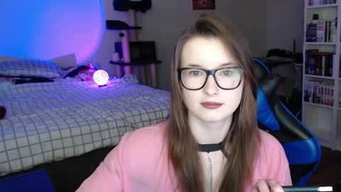 Snapshot of lunaxcherry chatting on 04/01/26, 04:48 LunaXcherry online show from 04/01/26, 04:48