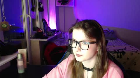 Snapshot of lunaxcherry chatting on 04/06/26, 07:04 LunaXcherry online show from 04/06/26, 07:04