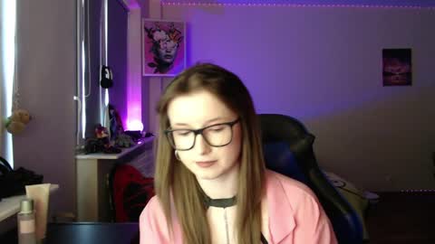 Snapshot of lunaxcherry chatting on 04/07/26, 04:40 LunaXcherry online show from 04/07/26, 04:40