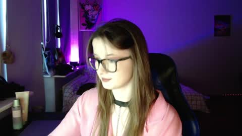 Snapshot of lunaxcherry chatting on 04/09/26, 05:18 LunaXcherry online show from 04/09/26, 05:18