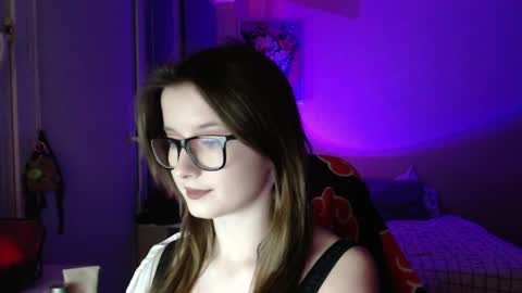 Snapshot of lunaxcherry chatting on 04/16/26, 06:19 LunaXcherry online show from 04/16/26, 06:19