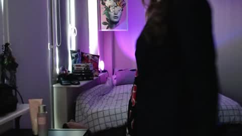 Snapshot of lunaxcherry chatting on 04/22/26, 04:41 LunaXcherry online show from 04/22/26, 04:41