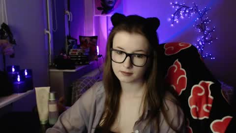 Snapshot of lunaxcherry chatting on 04/30/26, 06:47 LunaXcherry online show from 04/30/26, 06:47
