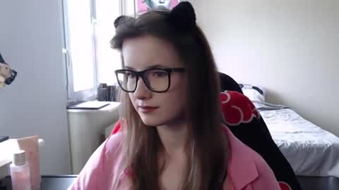 Snapshot of lunaxcherry chatting on 06/13/26, 11:08 LunaXcherry online show from 06/13/26, 11:08