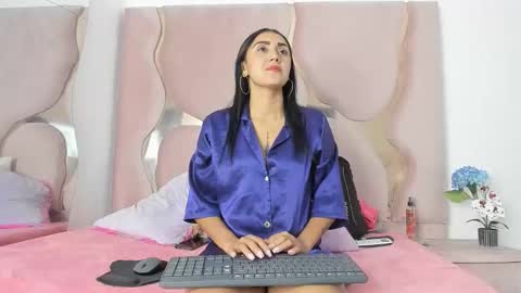 lunaxht online show from 10/23/25, 12:59