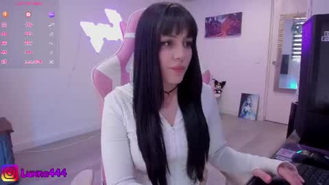 Snapshot of lunaxlu chatting on 07/25/26, 07:00 online show from 07/25/26, 07:00