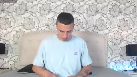 Snapshot of lunaykross chatting on 04/19/26, 03:28 Luna and Kian online show from 04/19/26, 03:28
