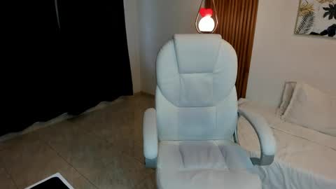 Snapshot of luniksa chatting on 06/01/26, 11:34 luniksa online show from 06/01/26, 11:34