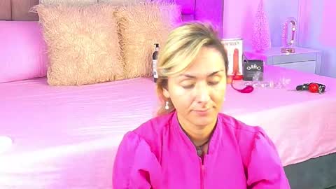 lunitadiva online show from 12/16/25, 01:49