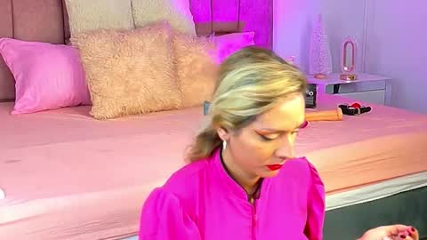 Snapshot of lunitadiva chatting on 12/19/25, 03:19 lunitadiva online show from 12/19/25, 03:19
