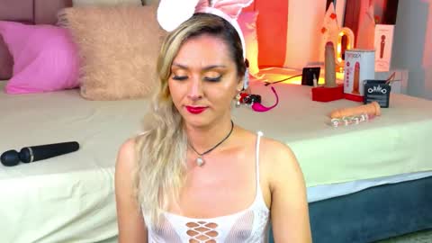 Snapshot of lunitadiva chatting on 01/13/26, 03:06 lunitadiva online show from 01/13/26, 03:06