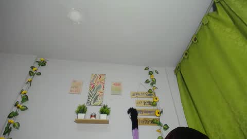 Luna Tamara online show from 11/25/25, 04:45