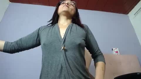 Snapshot of lunitaqueen_ chatting on 06/02/26, 06:15 Luna Tamara online show from 06/02/26, 06:15