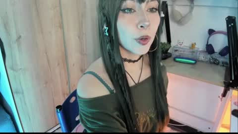 Snapshot of lunivyra chatting on 06/12/26, 04:17 lunivyra online show from 06/12/26, 04:17