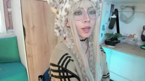 lunivyra online show from 07/23/26, 05:00